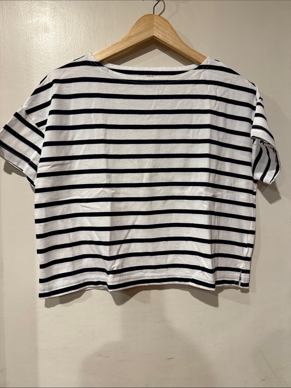 Muji White and Navy Striped cropped Short Sleeve Tee